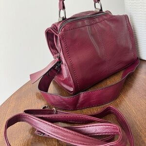 mini shoulder bag in burgundy color